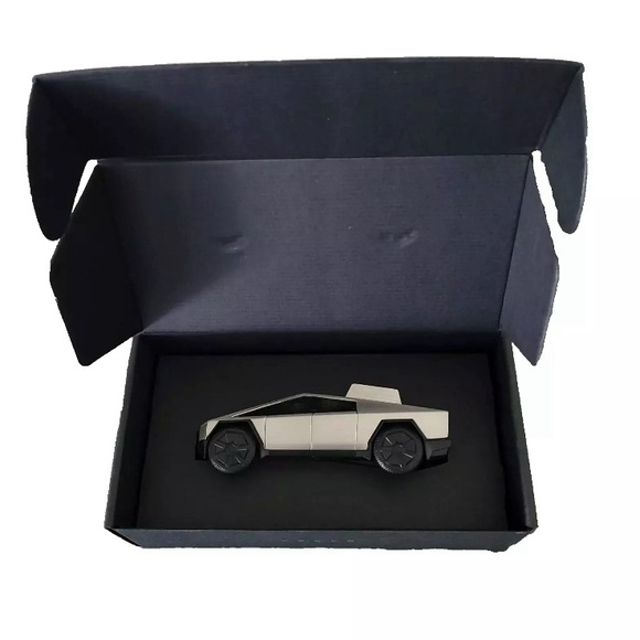Tesla Cybertruck Wind-up Racer Scala 1:43, Pressofuso, Giocattolo A Molla, Nuovo